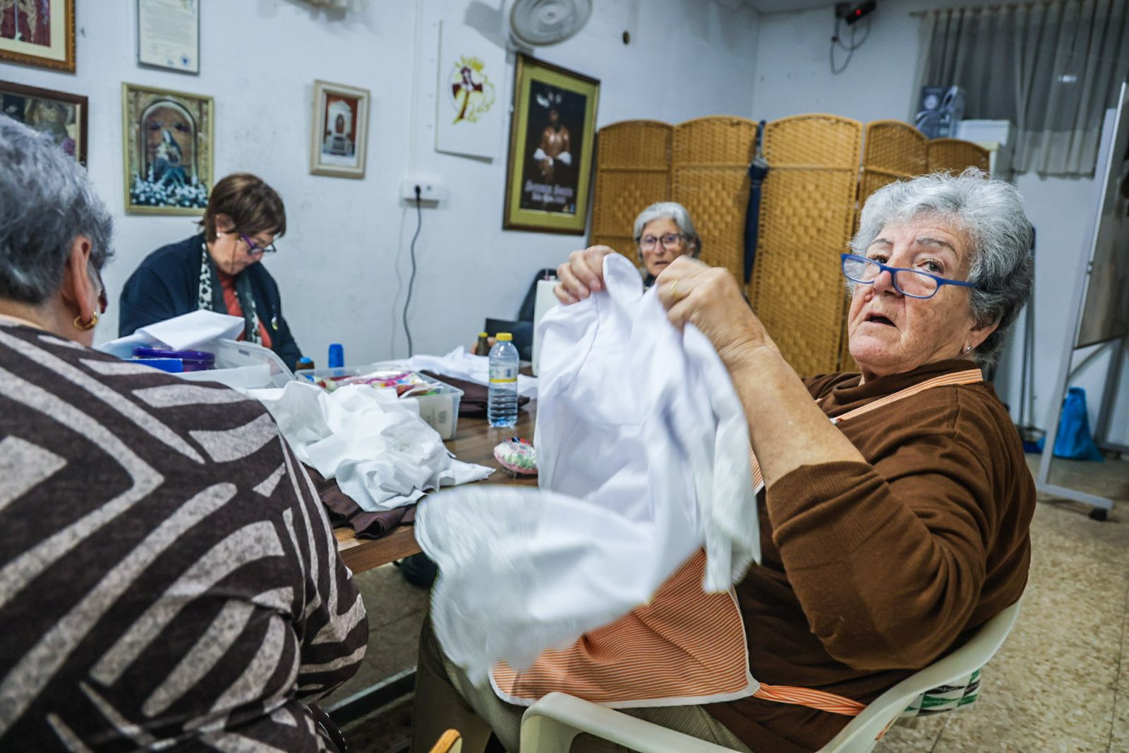 Fotografías del alma del taller de costura de la Sentencia