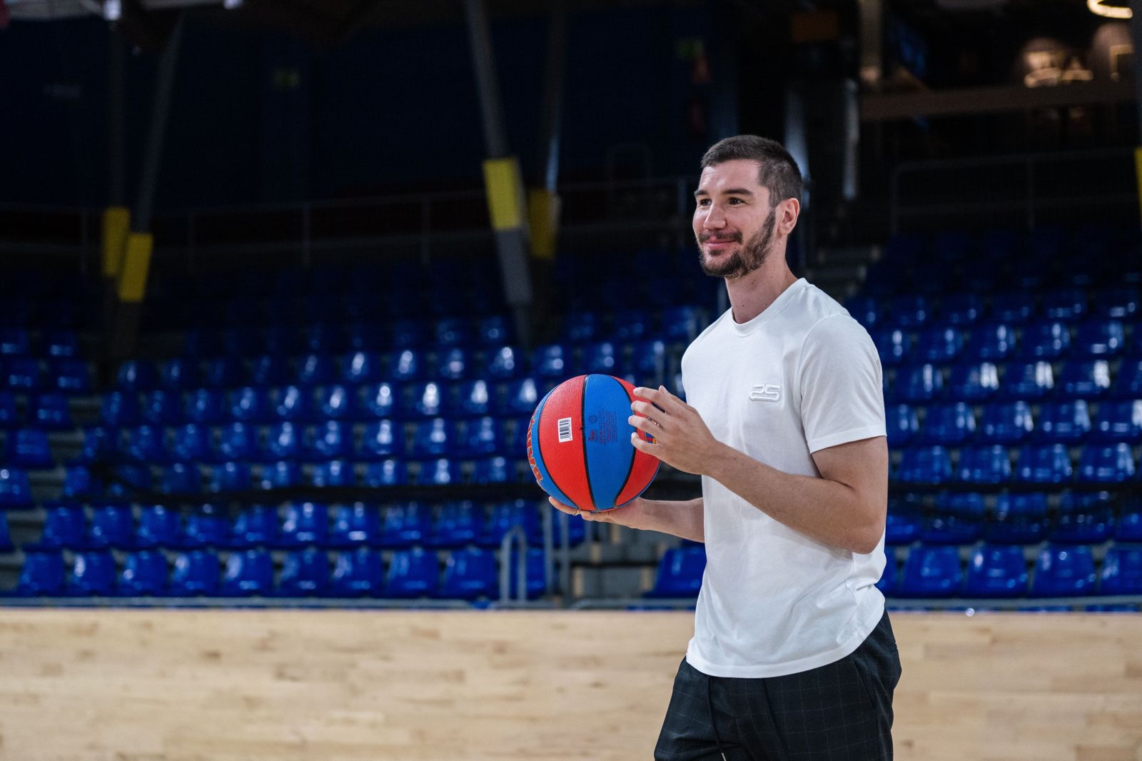 Darío Brizuela firma contrato con el Barcelona