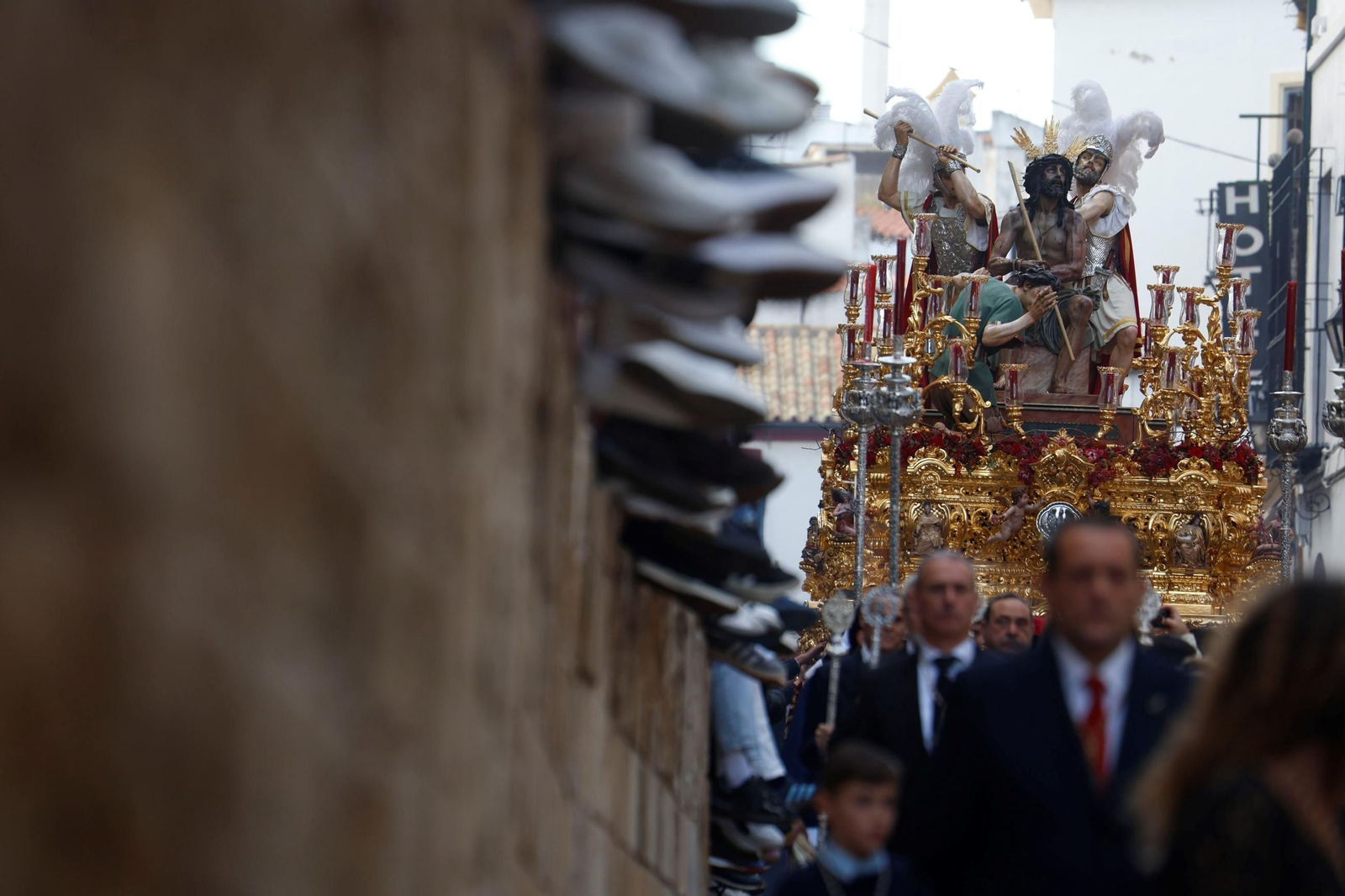 El traslado de la Merced en este Sábado Santo de Córdoba, en imágenes