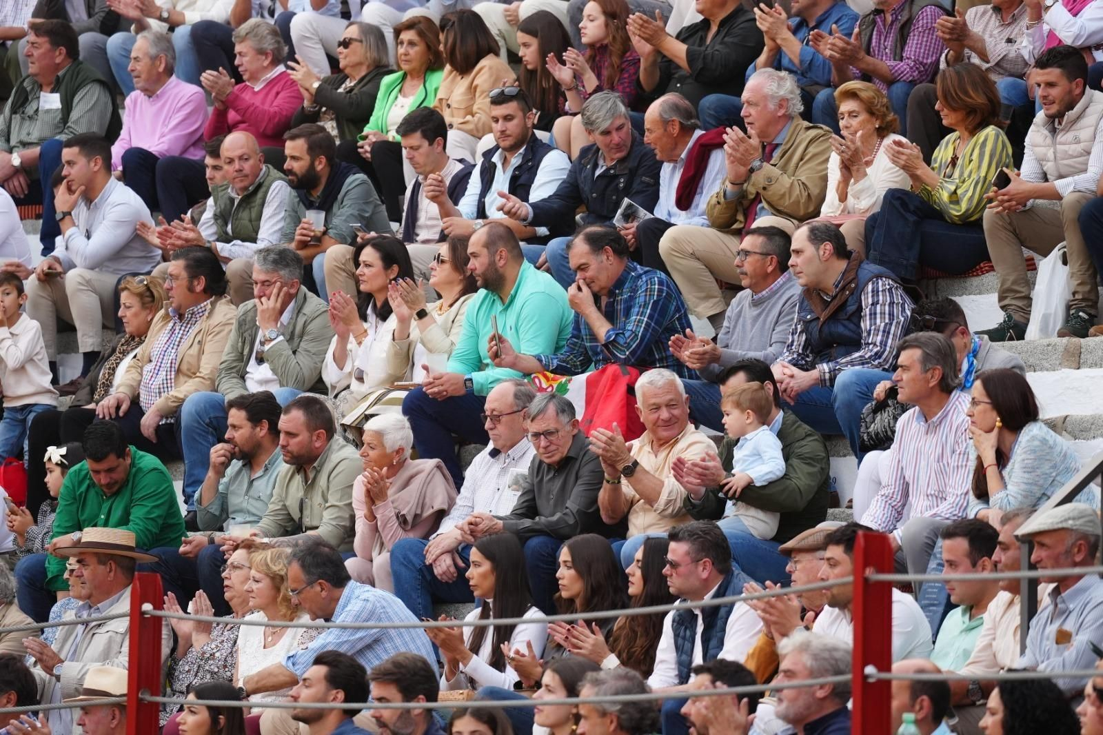 La corrida triunfal de Castella, Manzanares y Roca Rey en Pozoblanco, en imágenes