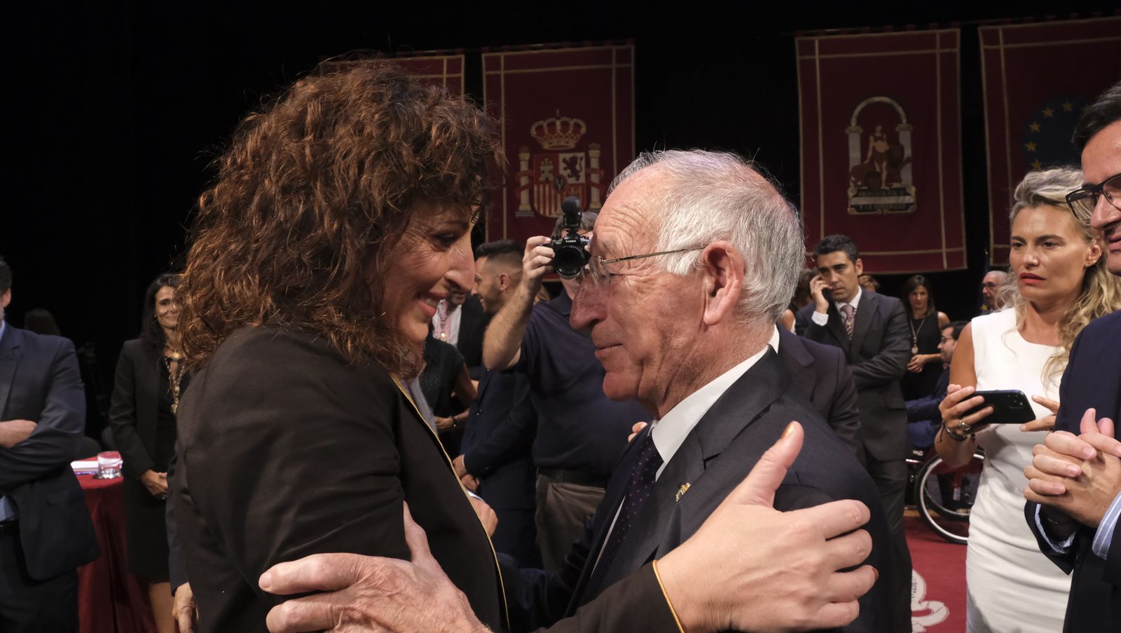 Imágenes de la investidura como Alcaldesa de Almería, de María del Mar Vázquez Agüero