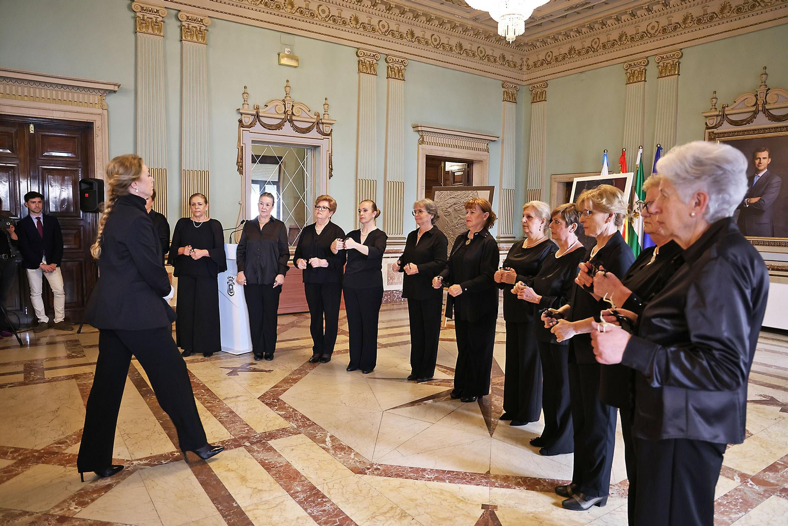 Imágenes de la presentación de la Guía de la Semana Santa de Huelva 2024