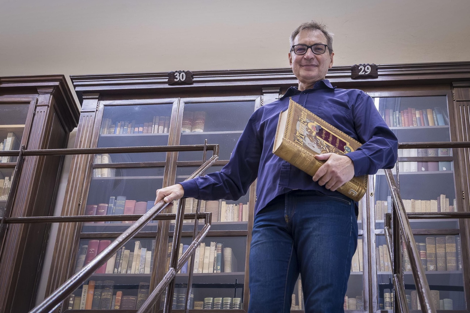 Antonio Requena posa para la entrevista.