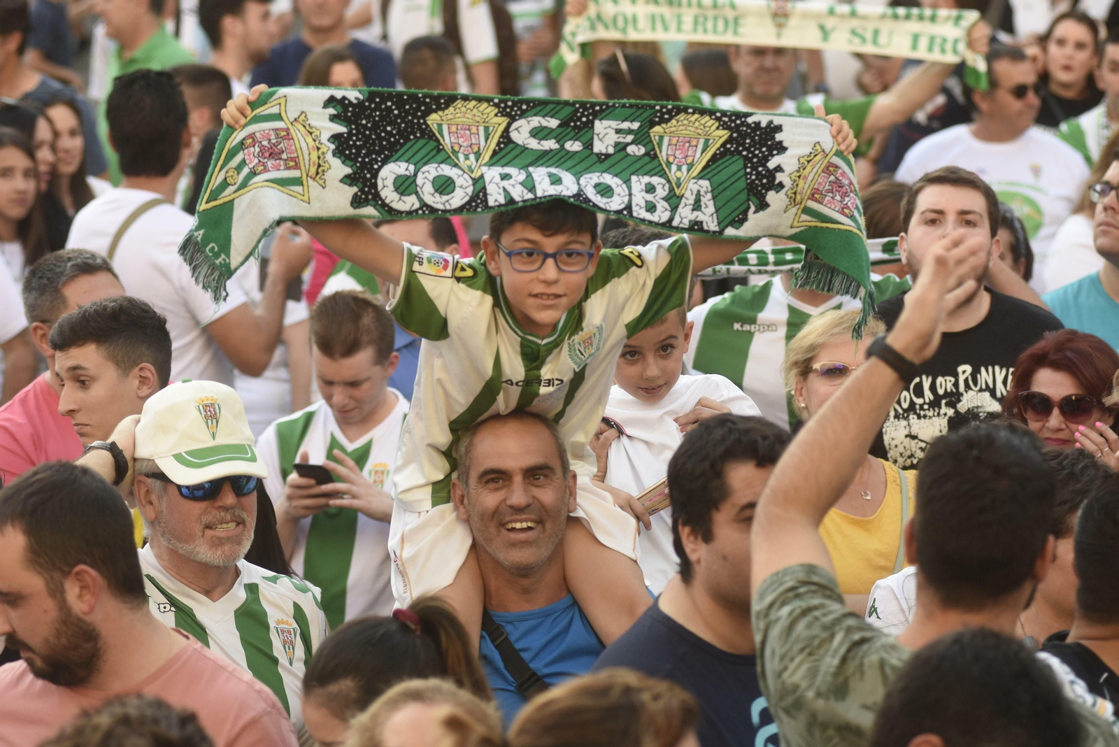 Las fotos de la fiesta del ascenso del Córdoba CF Futsal en las Tendillas.