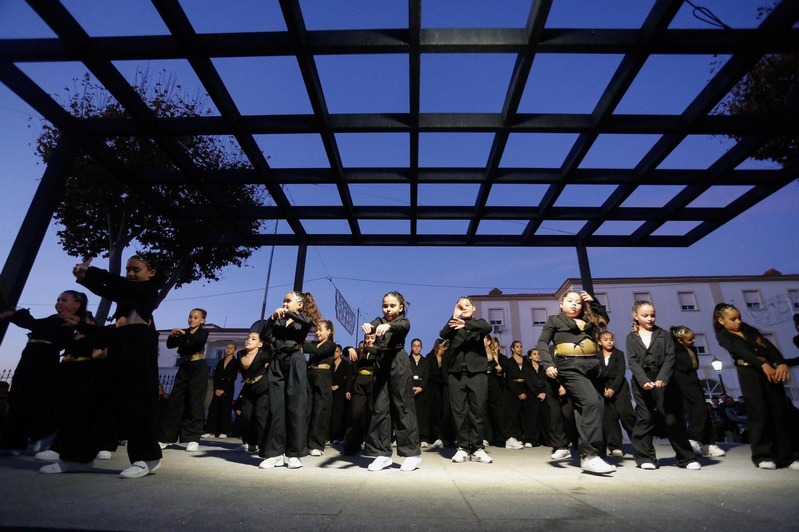 Las fotografías del encendido del alumbrado de Navidad en San Roque