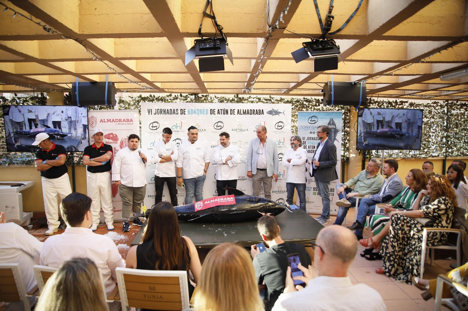 El ronqueo del atún en el Espacio Gatronómico Tony García, en imágenes