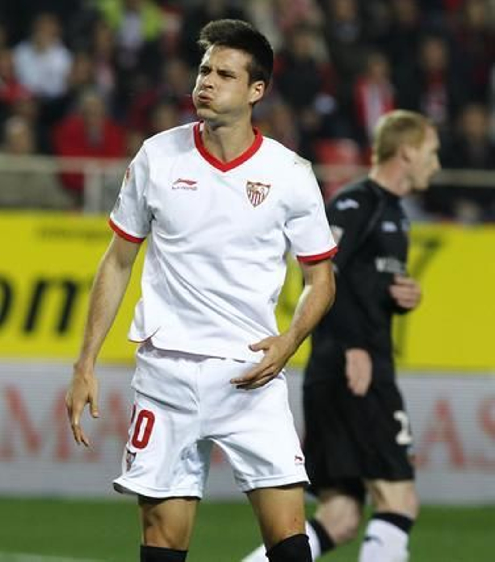 El Sevilla no puede remontar al Valencia en el Sánchez Pizjuán y queda eliminado de la Copa del Rey (2-1). / Antonio Pizarro