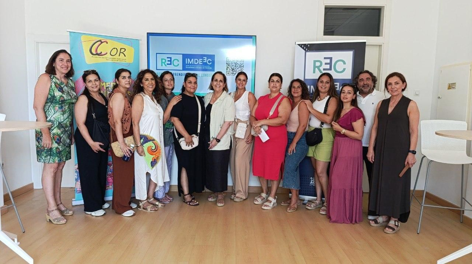 Foto de familia de las integrantes del proceso formativo