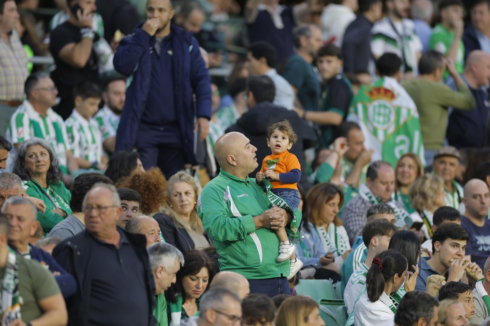 Búscate en las fotos del Betis - Jagiellonia