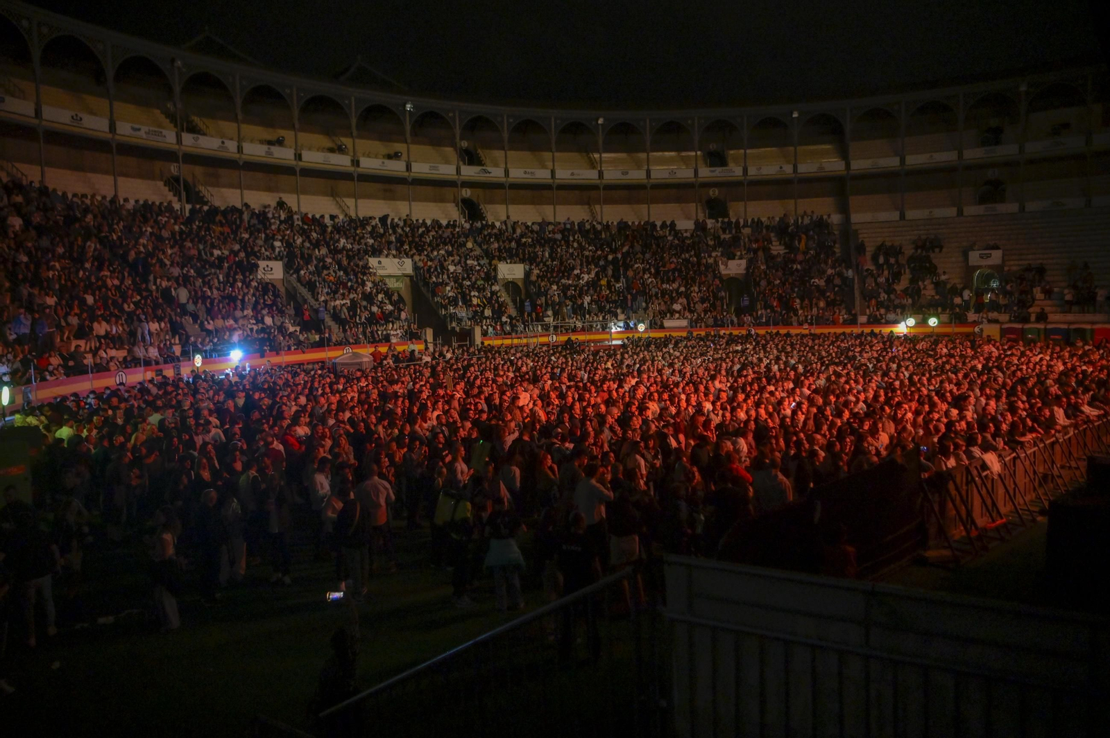 Así fue el concierto, bajo la lluvia, de Los Chichos en Granada
