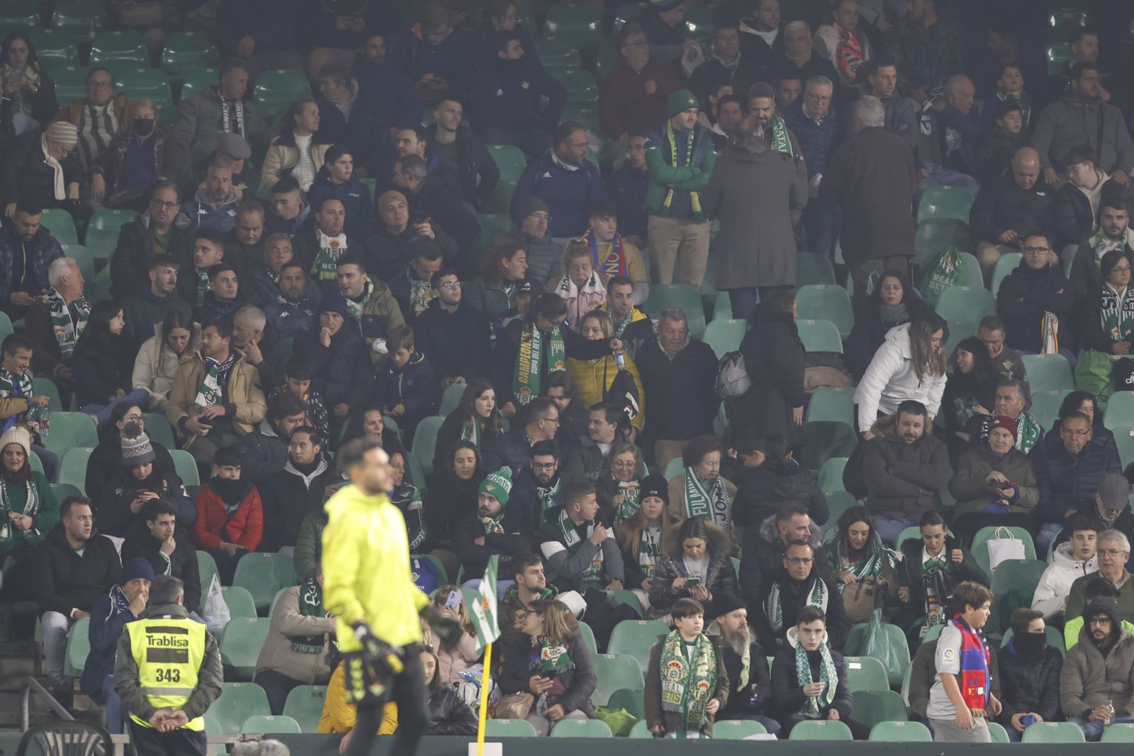 Búscate en las fotos del Betis-Barcelona