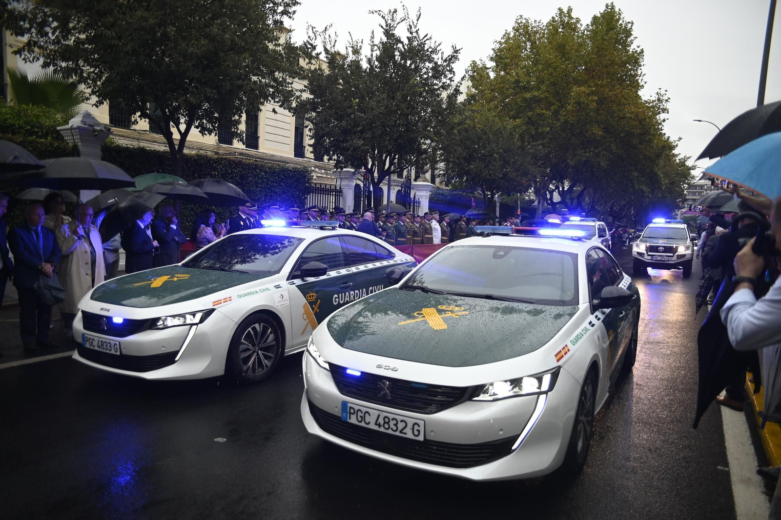 Las mejores fotos del Día de la Guardia Civil en Córdoba bajo la lluvia