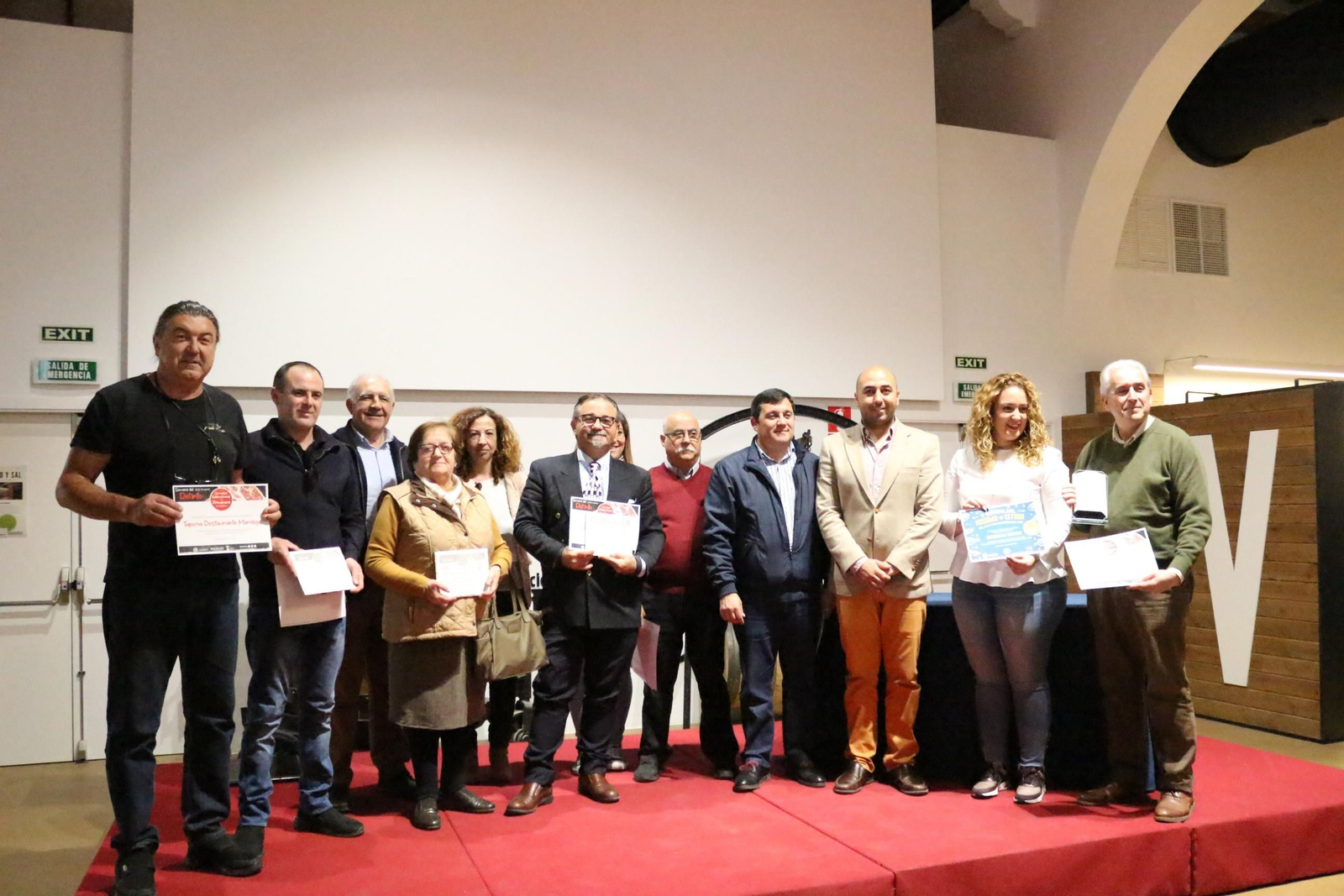 Foto de grupo tras la entrega de los premios.