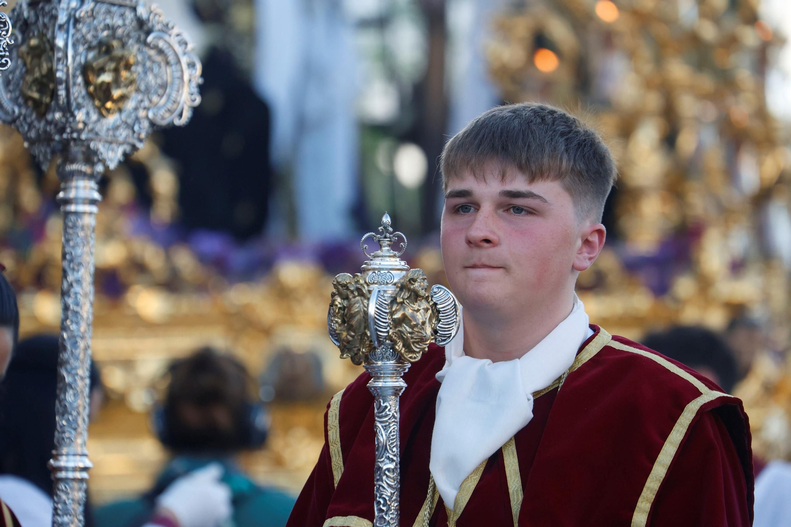 La procesión del Descendimiento en este Viernes Santo de Córdoba, en imágenes
