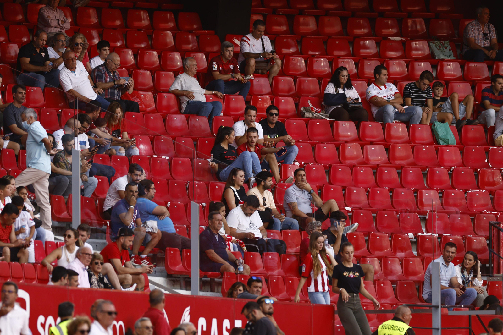 Búscate en las fotos del Sevilla-Athletic