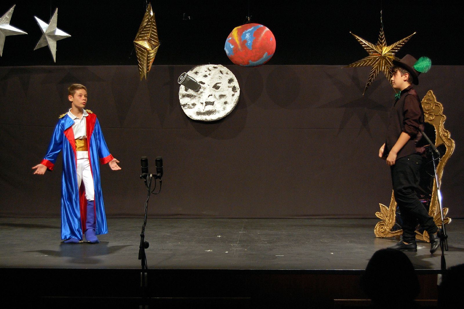 Un momento de la representación ayer de la obra 'El Principito' a cargo de alumnos del CEIP Tartessos.