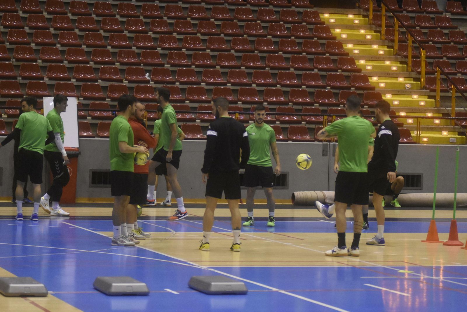 Los jugadores del Córdoba Patrimonio de la Humanidad, durante un entrenamiento en Vista Alegre.