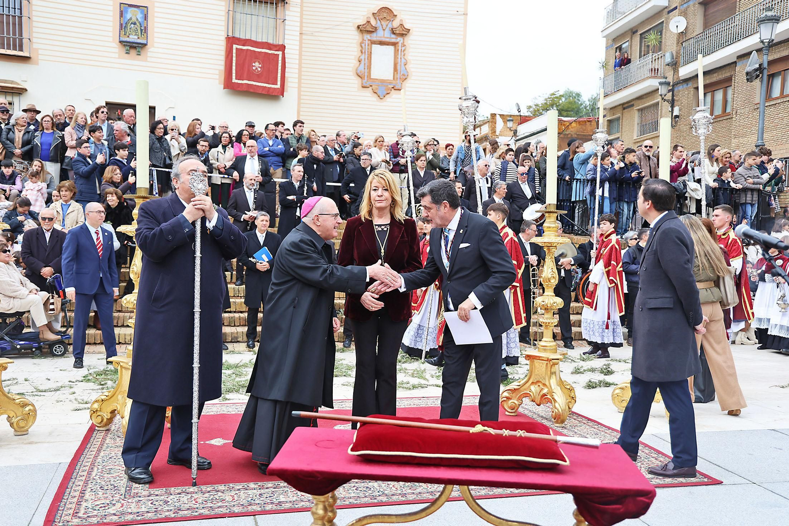 Proclamación de San Sebastián como alcalde perpetuo y la entrega de su vara