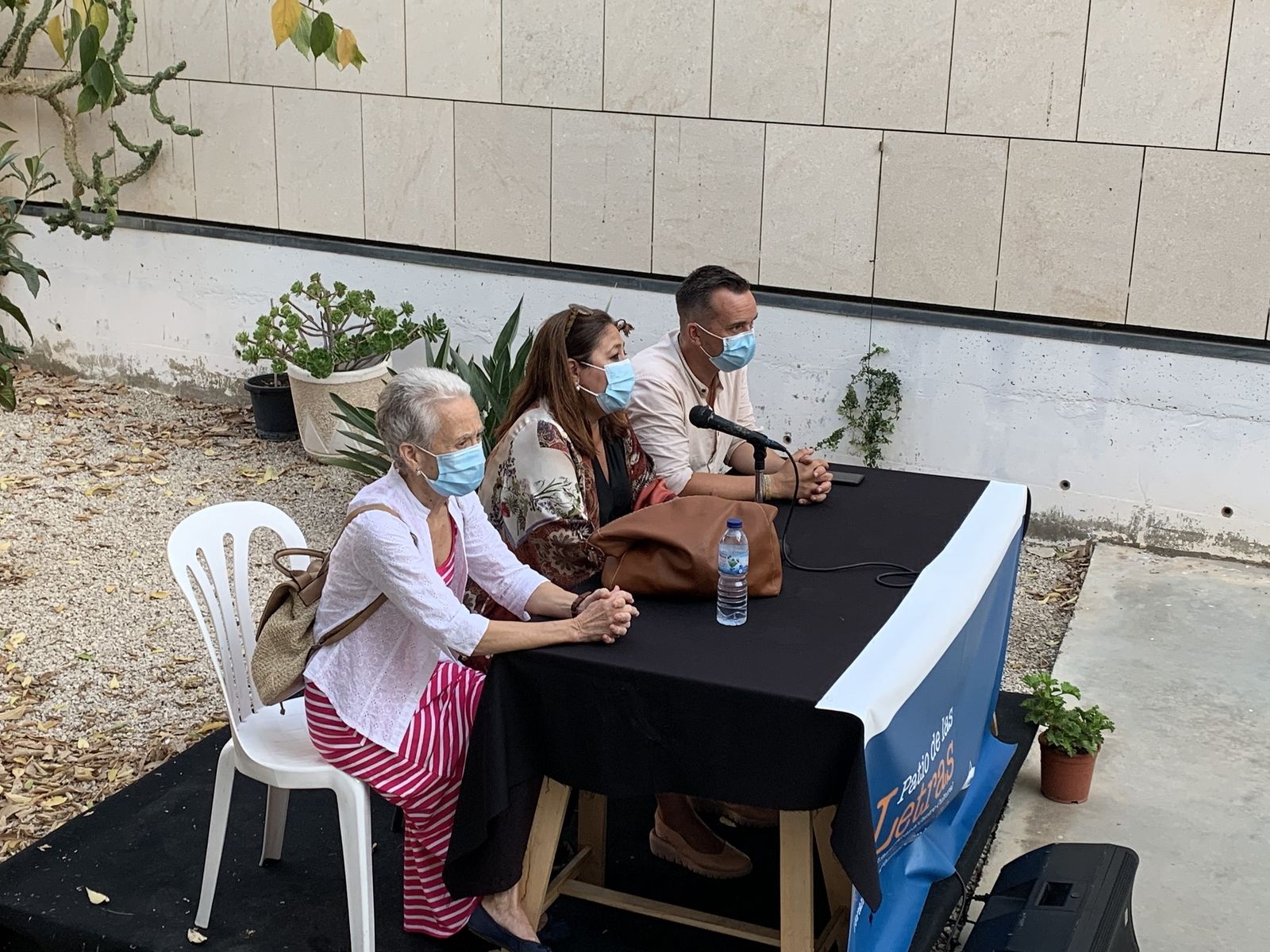 Reunión entre el Ayuntamiento y las agrupaciones en Punta Umbría