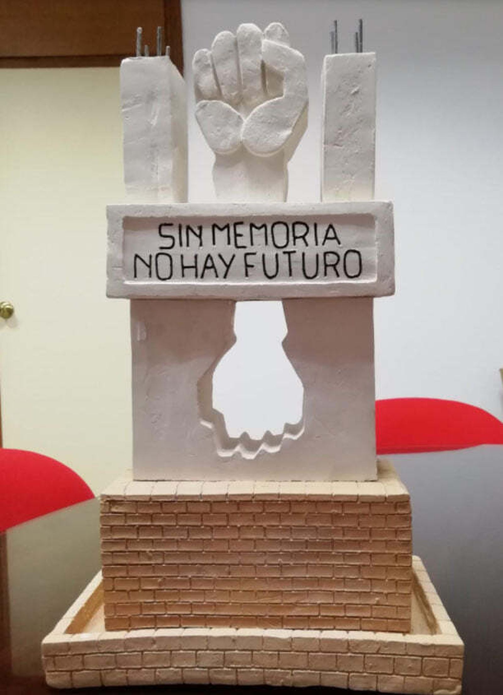 Monumento memorialista de Fuente Carreteros.