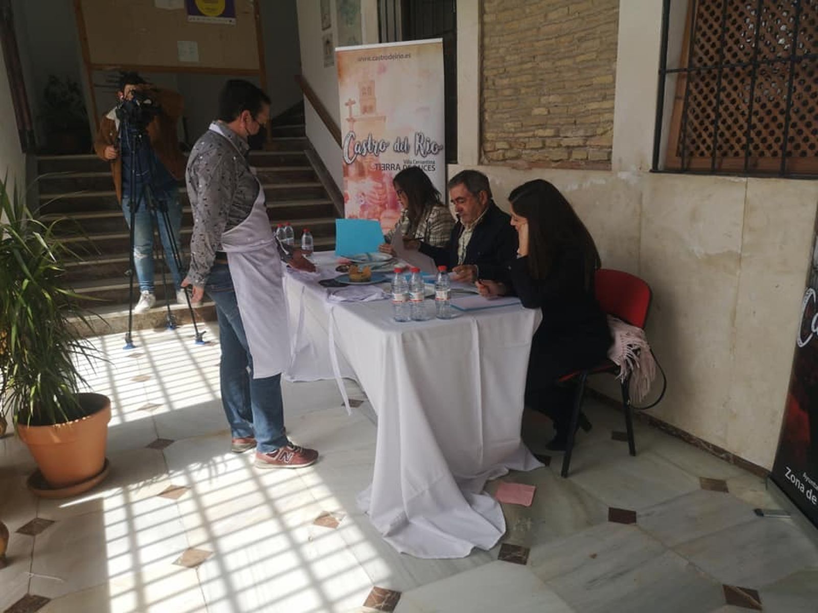 La celebración del certamen gastronómico del bacalao de Semana Santa en Castro del Río, en imágenes