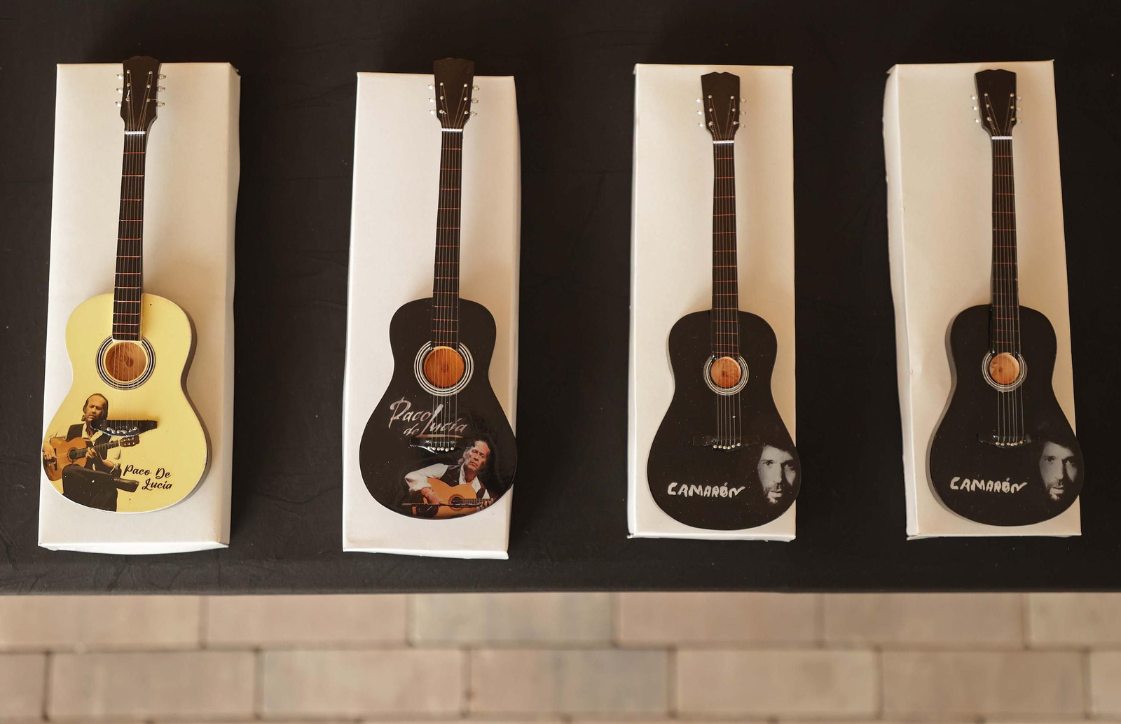 Fotos del encuentro de maestros Luthiers en el centro de interpretación Paco de Lucía de Algeciras