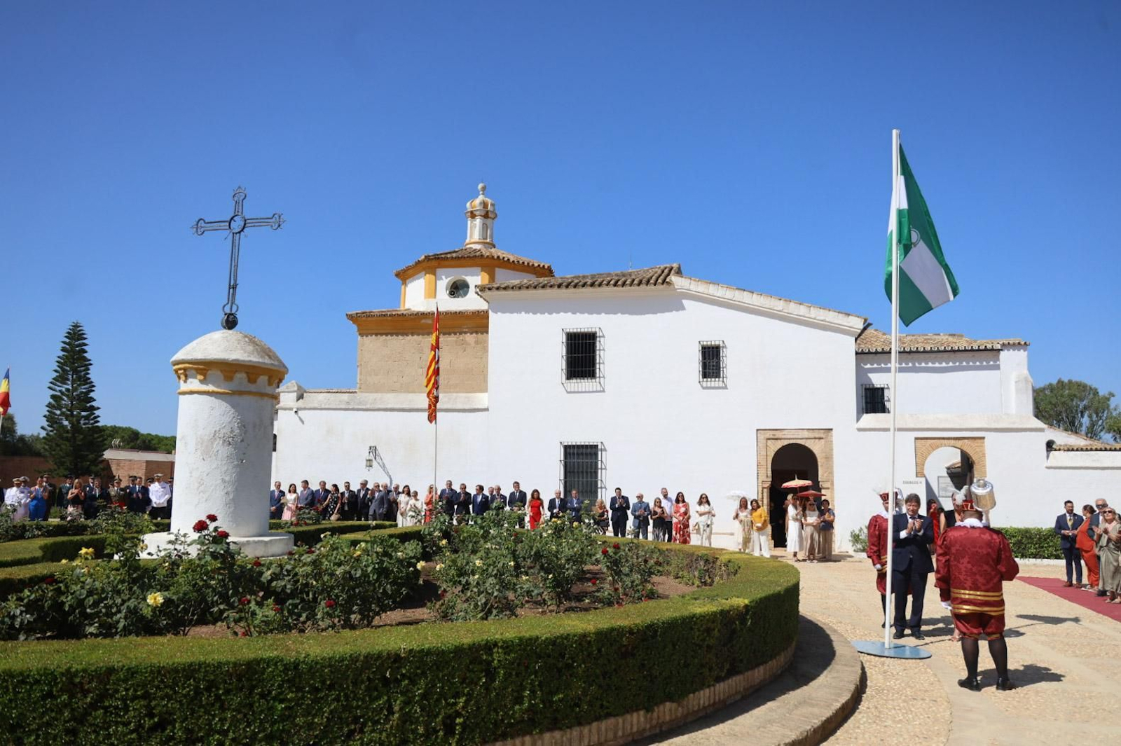 Imágenes del acto institucional de la Real Sociedad Colombina Onubense en el Monasterio de La Rábida