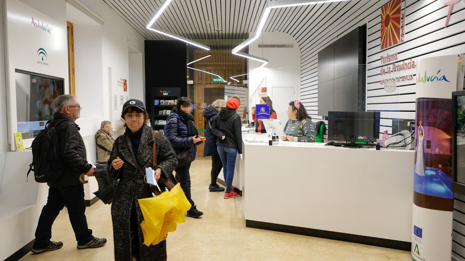 Interior de la Oficina de Turismo en la Casa de la Provincia