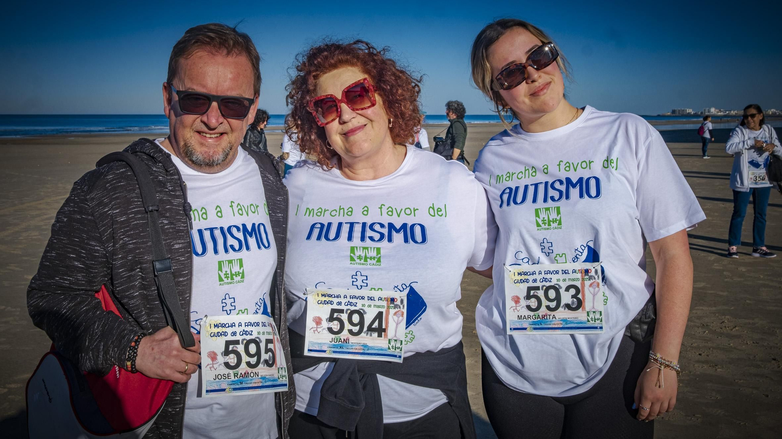 Búscate entre las imágenes de la  ‘I Marcha a favor del autismo’ en Cádiz