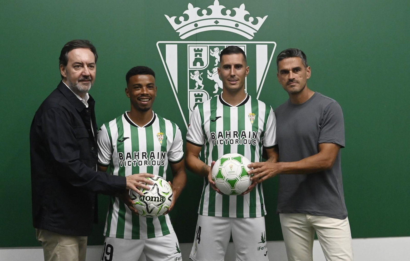 Las mejores fotos de la presentación de Sergi Guardiola y Dalisson como jugadores del Córdoba CF