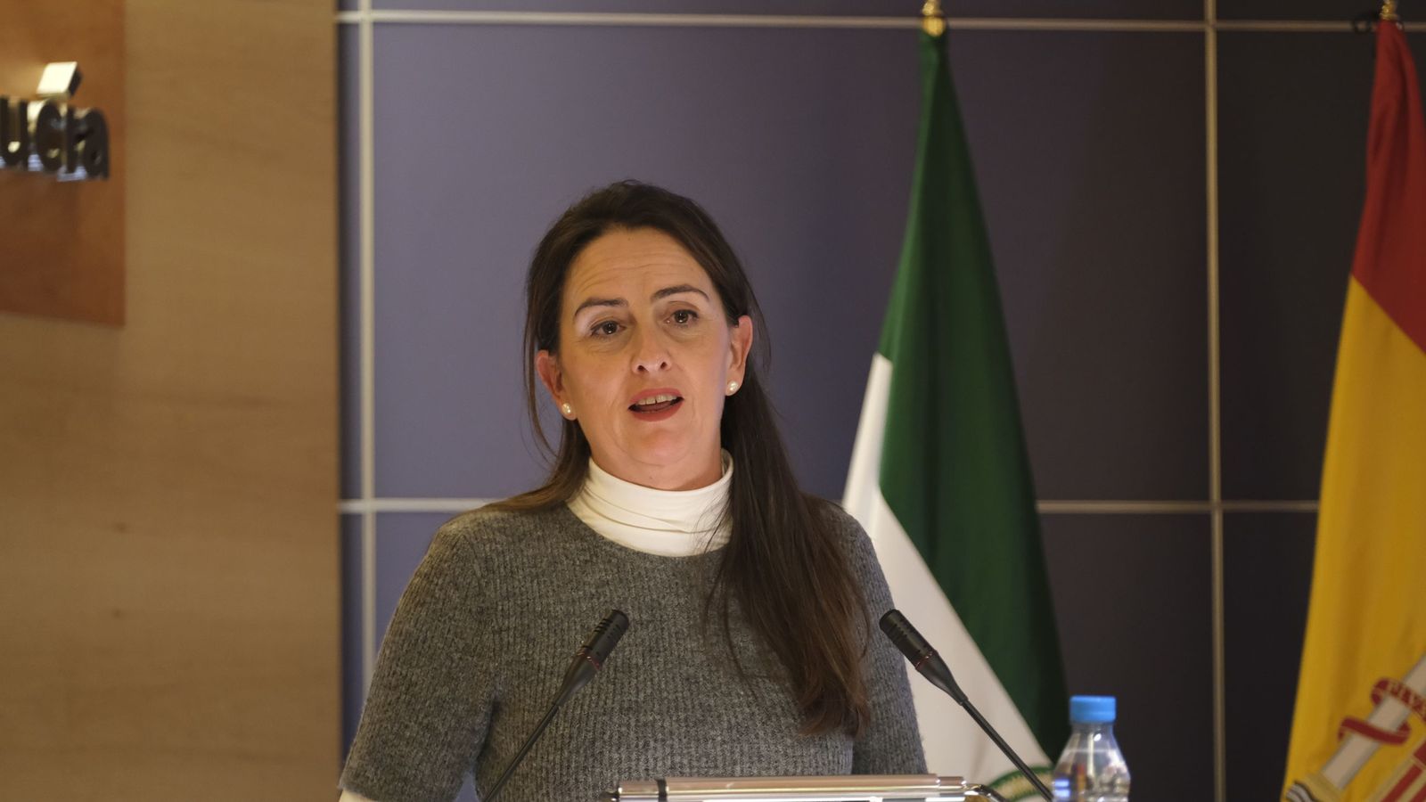 La delegada del Gobierno, Aránzazu Martín, señaló que “la Clásica de Almería es una cita deportiva de primer nivel"