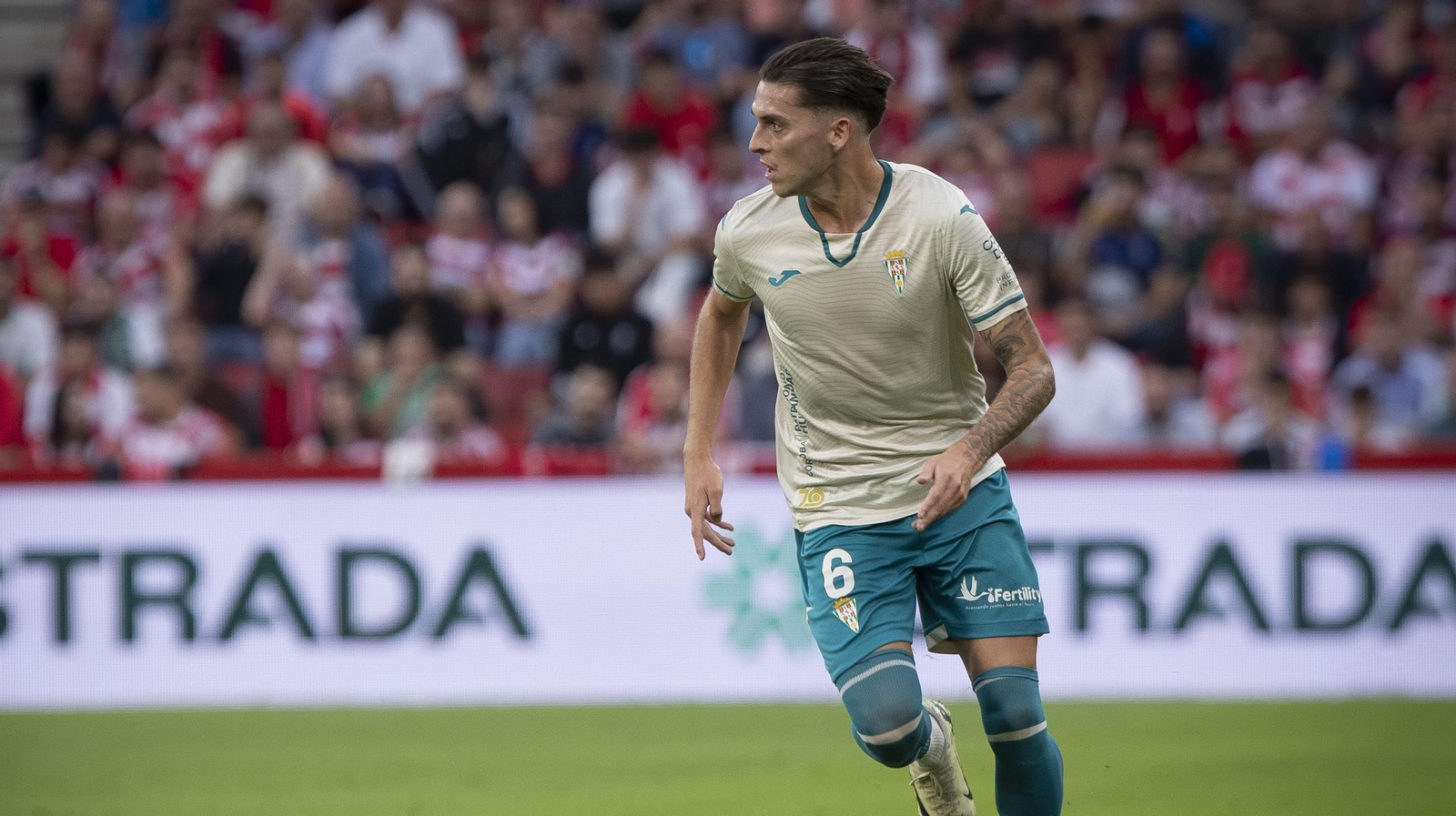 Álex Sala, en un partido del Córdoba CF lejos de El Arcángel. Álex Sala, en un partido del Córdoba CF lejos de El Arcángel.