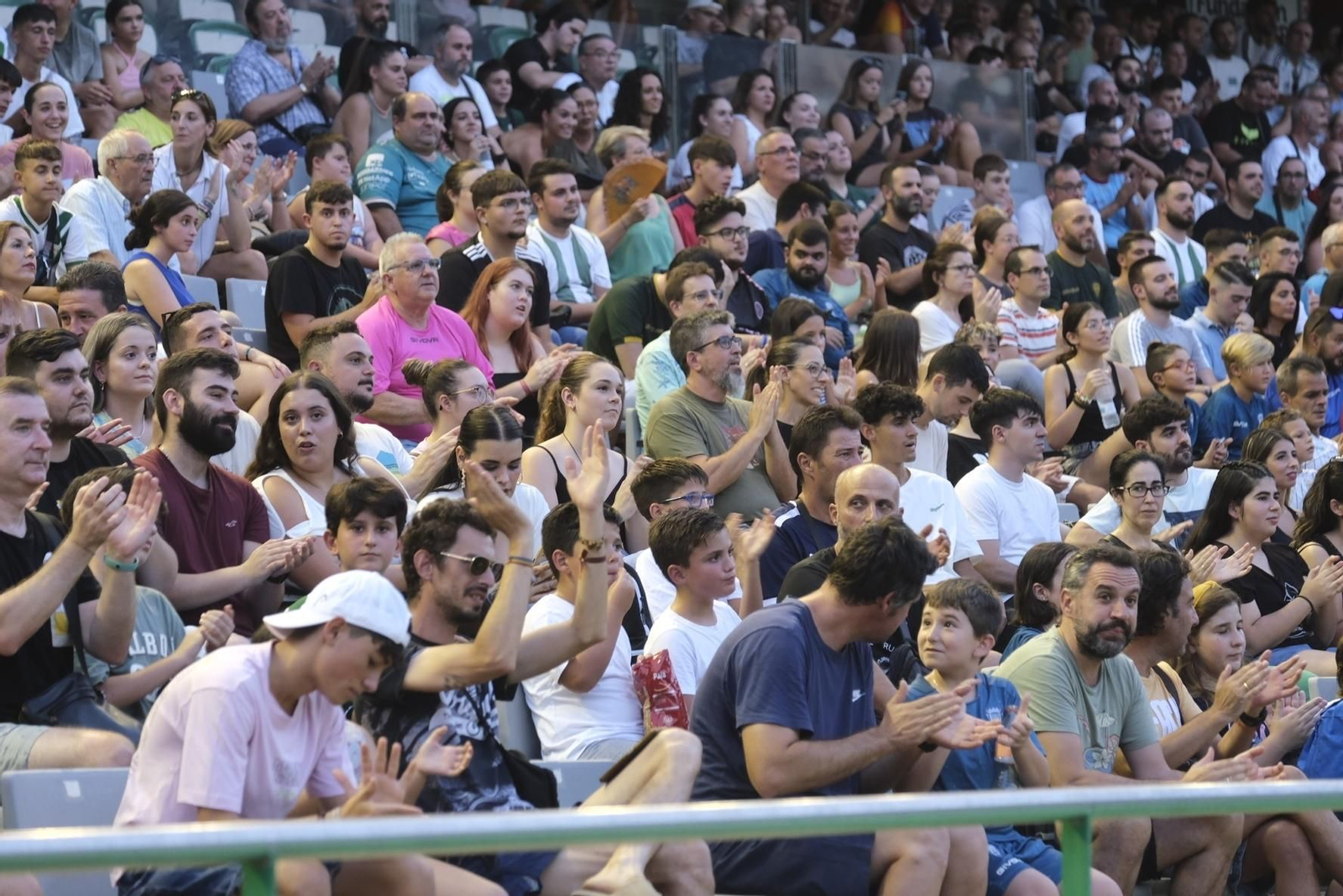 Las mejores fotos de las nuevas camisetas del Córdoba CF Las mejores fotos de las nuevas camisetas del Córdoba CF