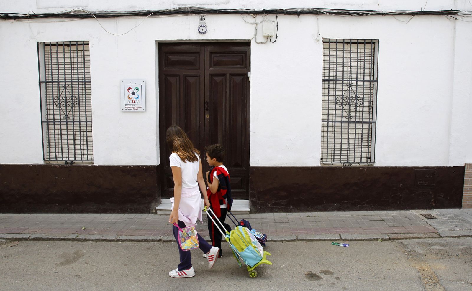 Fachada de la panadería de Pilas en la que trabajaba Francisco Manuel Delgado Rodríguez en 2011.