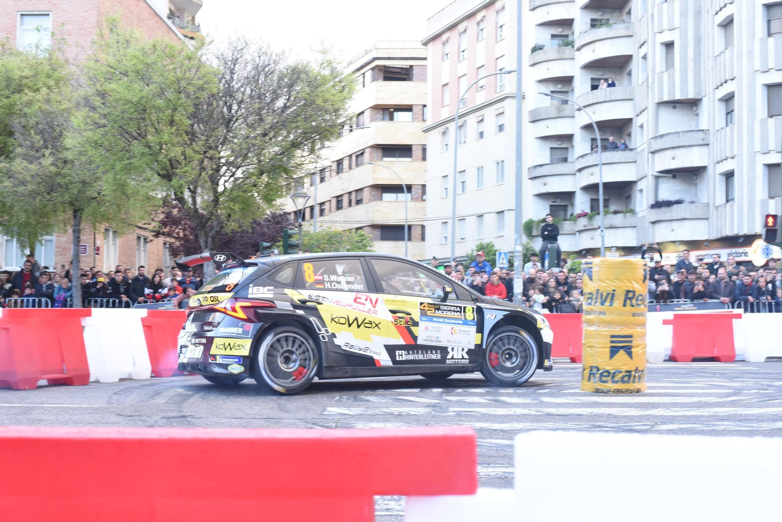 Las mejores fotos del espectacular tramo urbano del Rallye Sierra Morena 2025