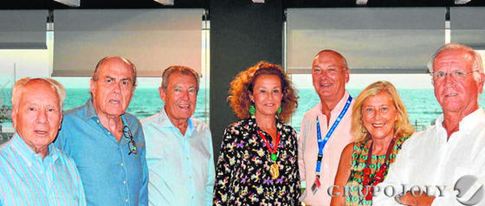 Jaime Chavarri, Alfonso Segovia, Juan Hinojosa, Pilar Urquijo, marqués de Vargas, Lola Utrera y José María Suanzes.

Foto: Ignacio Casas de Ciria