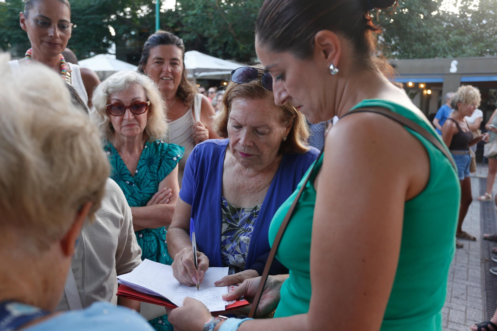 Las fotos de la concentración "Por un Palmones tranquilo"