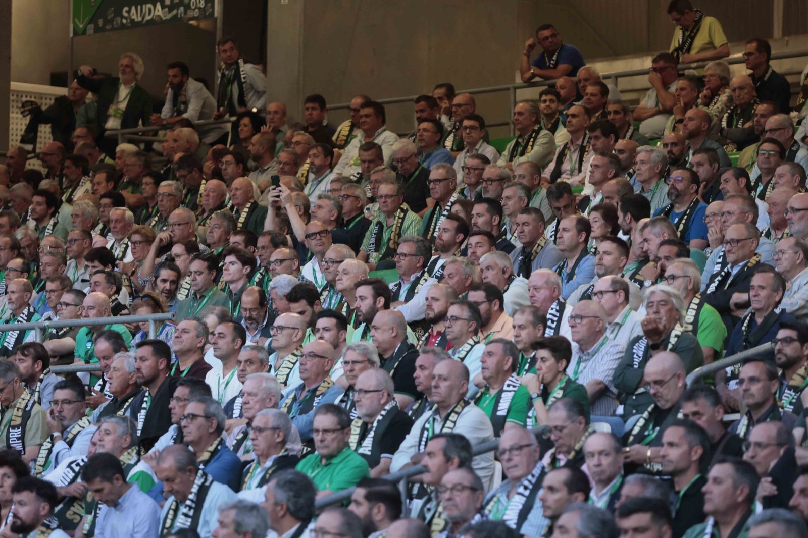 Búscate en el acto Siempre Verdiblancos