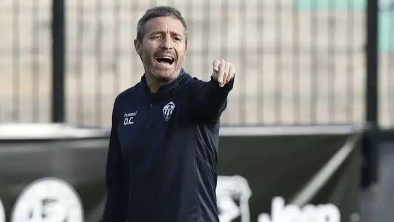 El ex rojiblanco Óscar Cano, en un entrenamiento con el Castellón