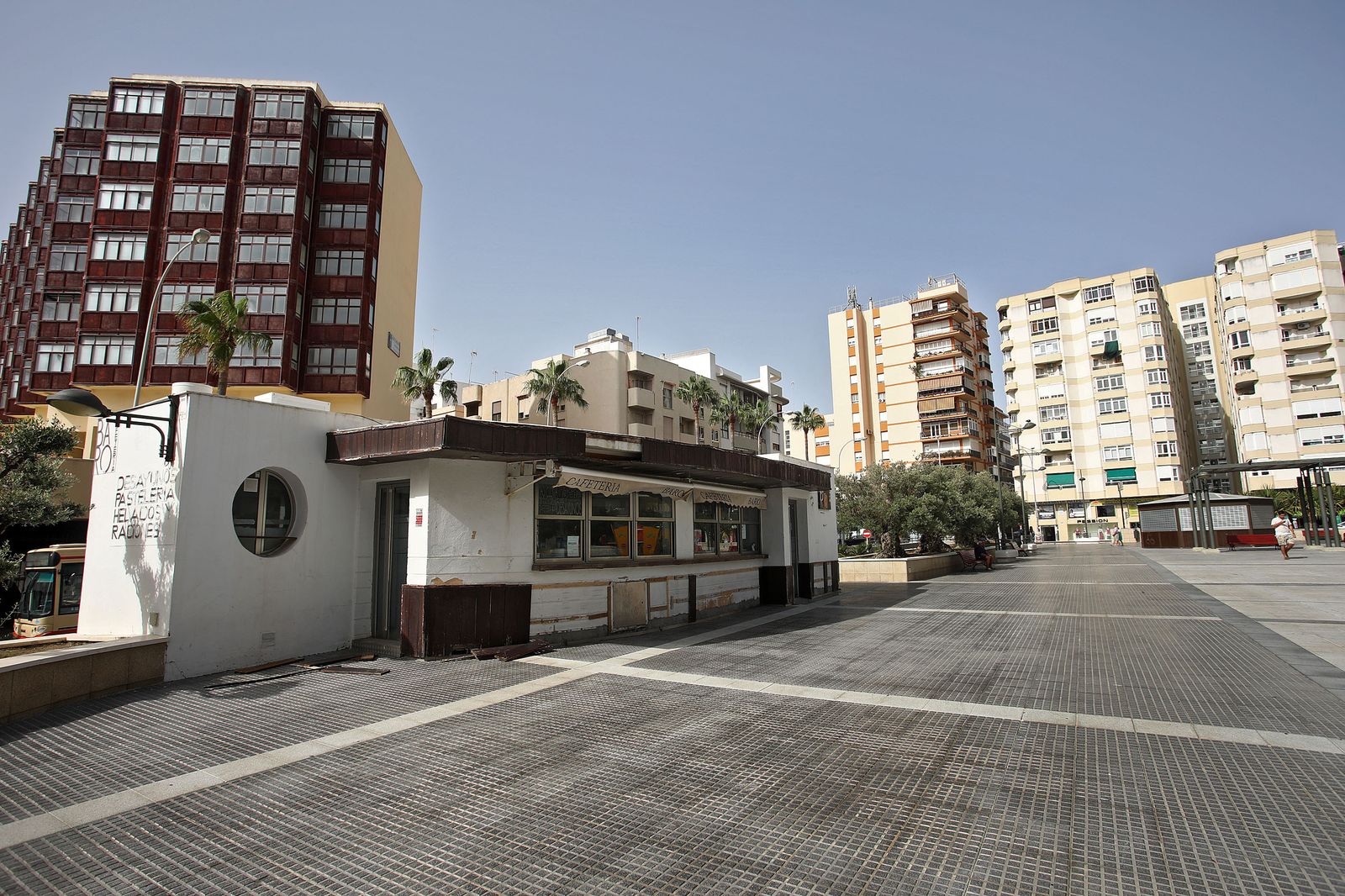 Estado en el que se encuentra actualmente el quiosco-bar de la glorieta Ingeniero La Cierva.