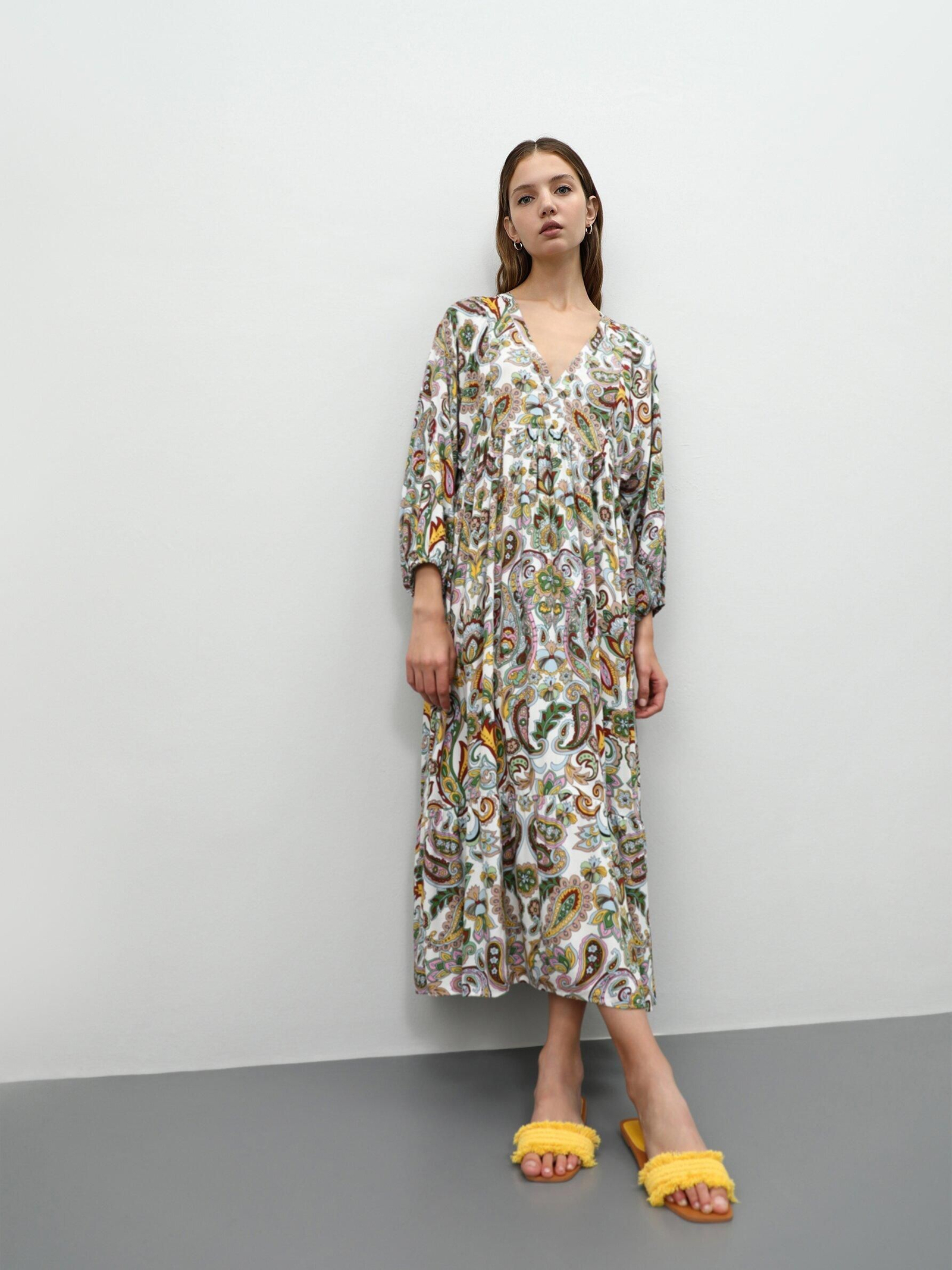 Vestido con estampado boho de Lefties. Vestido con estampado boho de Lefties.