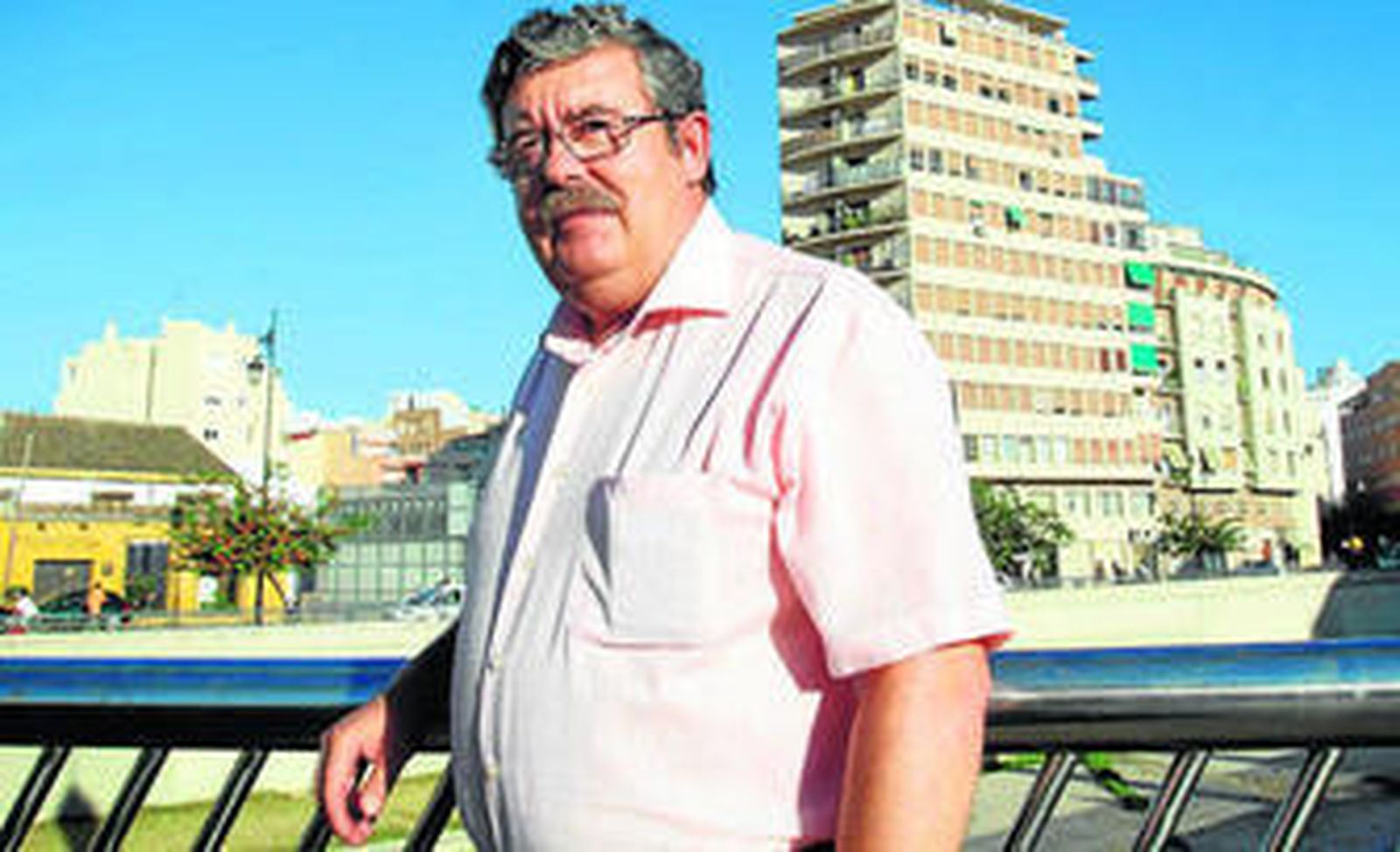 "No estoy lejos de mi origen jornalero: ¡Soy muy bueno cogiendo espárragos!"