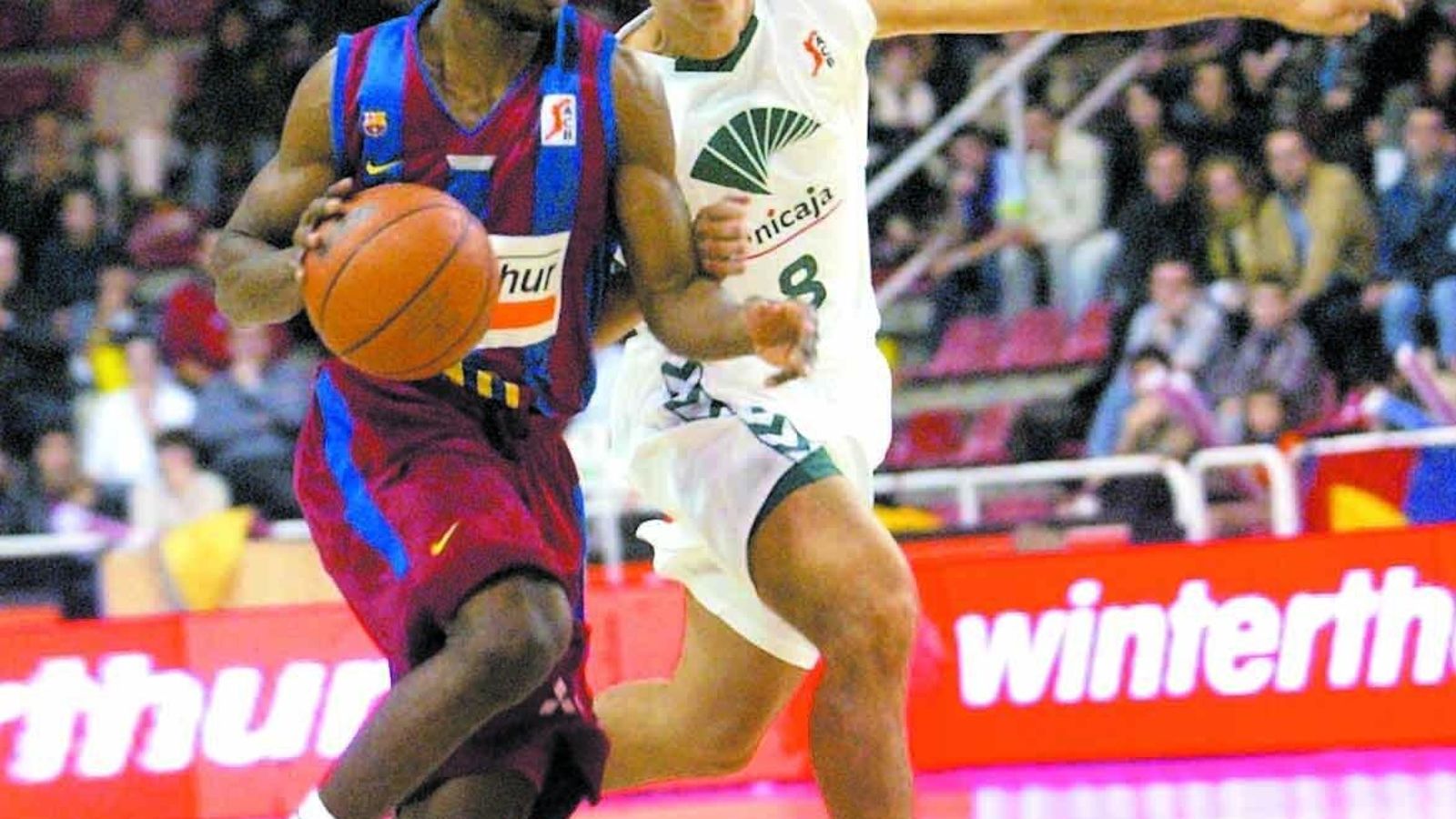 Jesús Lázaro, ante Shammond Williams.