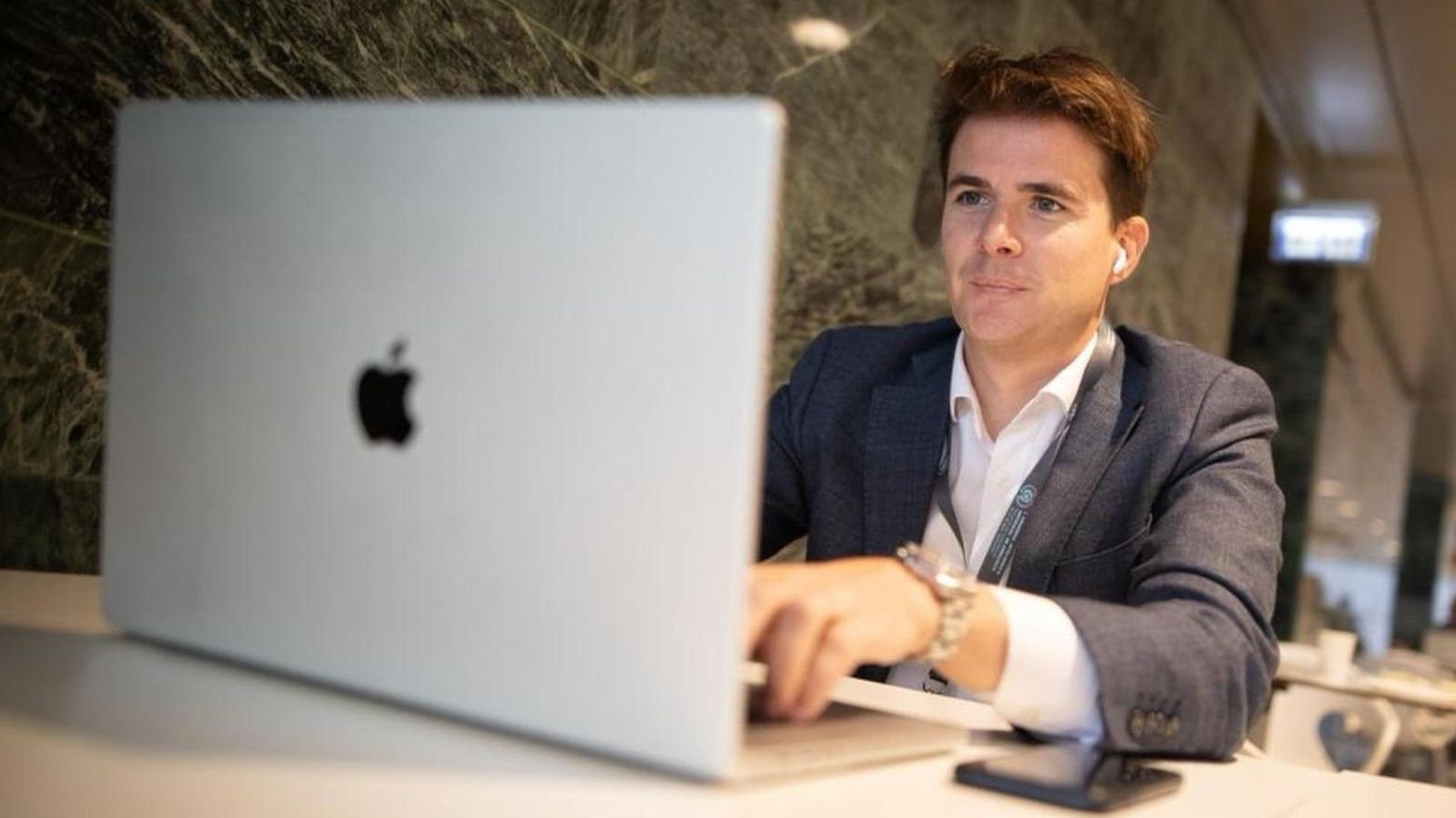 Carlos Álvarez, director general de la Escuela Arte Granada.