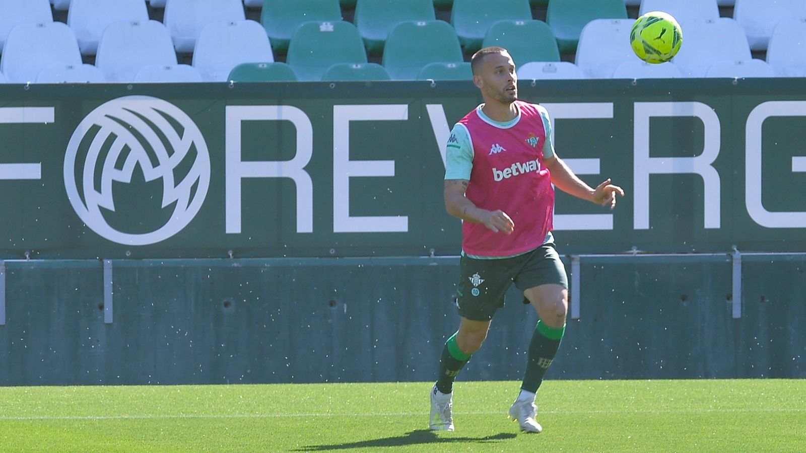 Sergio Canales, en el entrenamiento de este viernes.