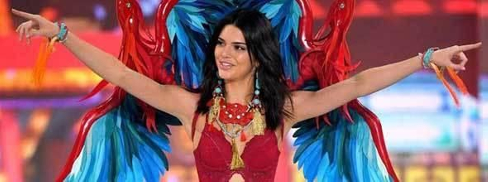 En 2016 Kendall Jenner fue uno de los ángeles del desfile de Victoria's Secret, al que este año no ha podido asistir. / AGENCIAS