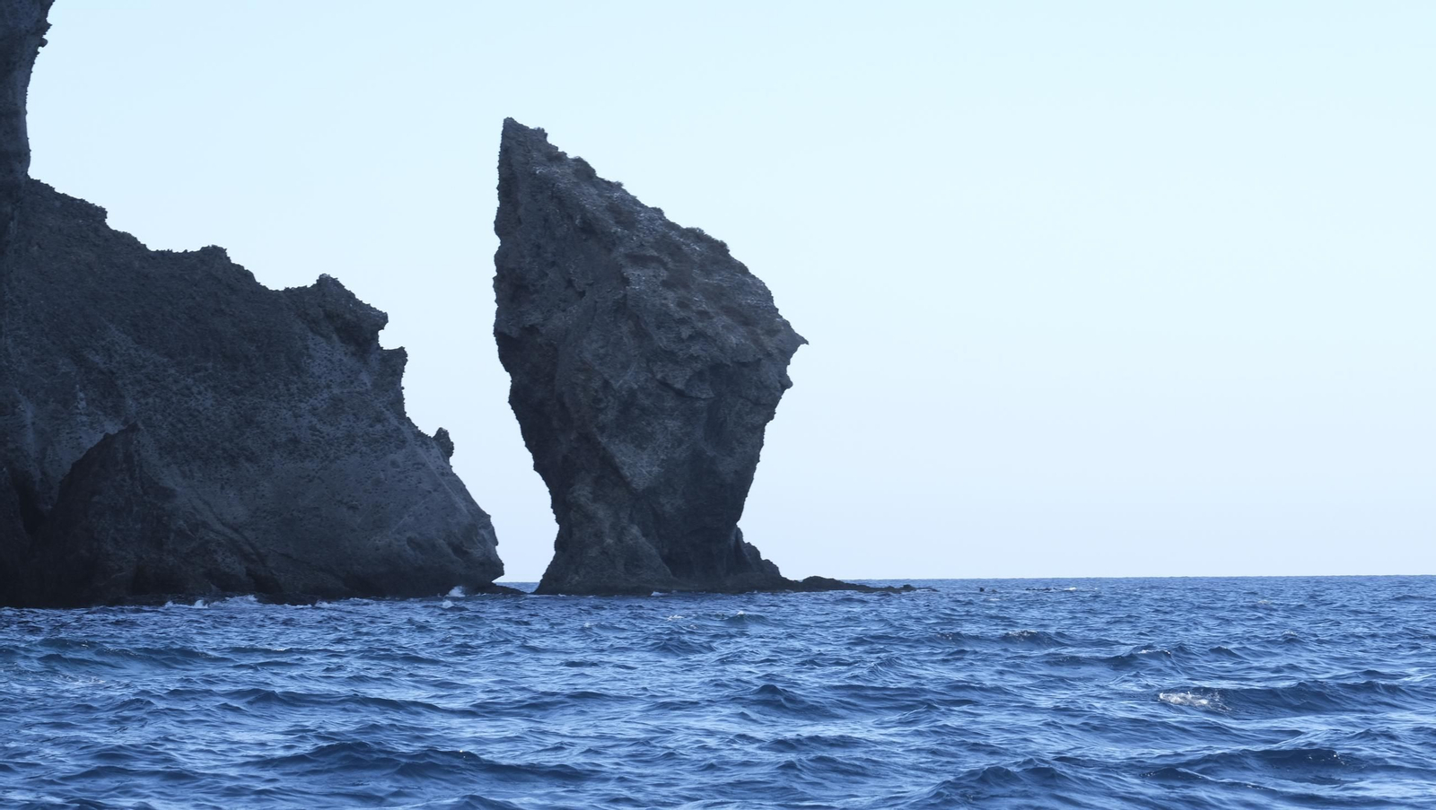 Una jornada con el servicio marítimo de la Policía Local de Níjar, en imágenes