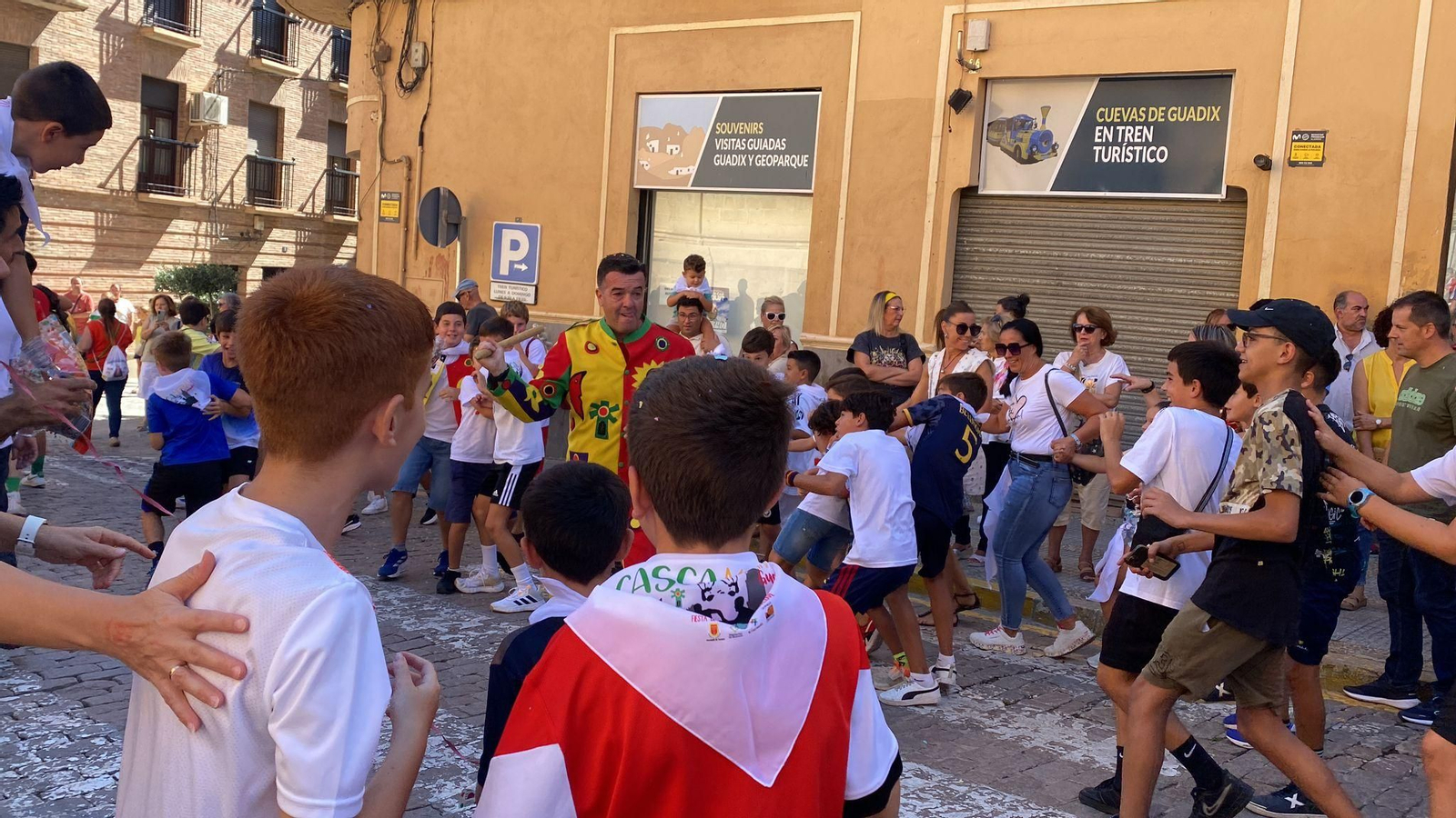 Los accitanos y bastetanos disfrutan con el Cascamorras Infantil 2024.