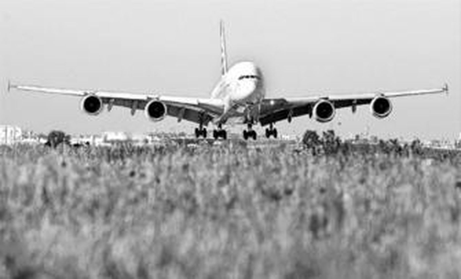 El gigante A380 seguirá siendo el filón comercial de mayor valor de Airbus para el futuro, junto al nuevo modelo A350.