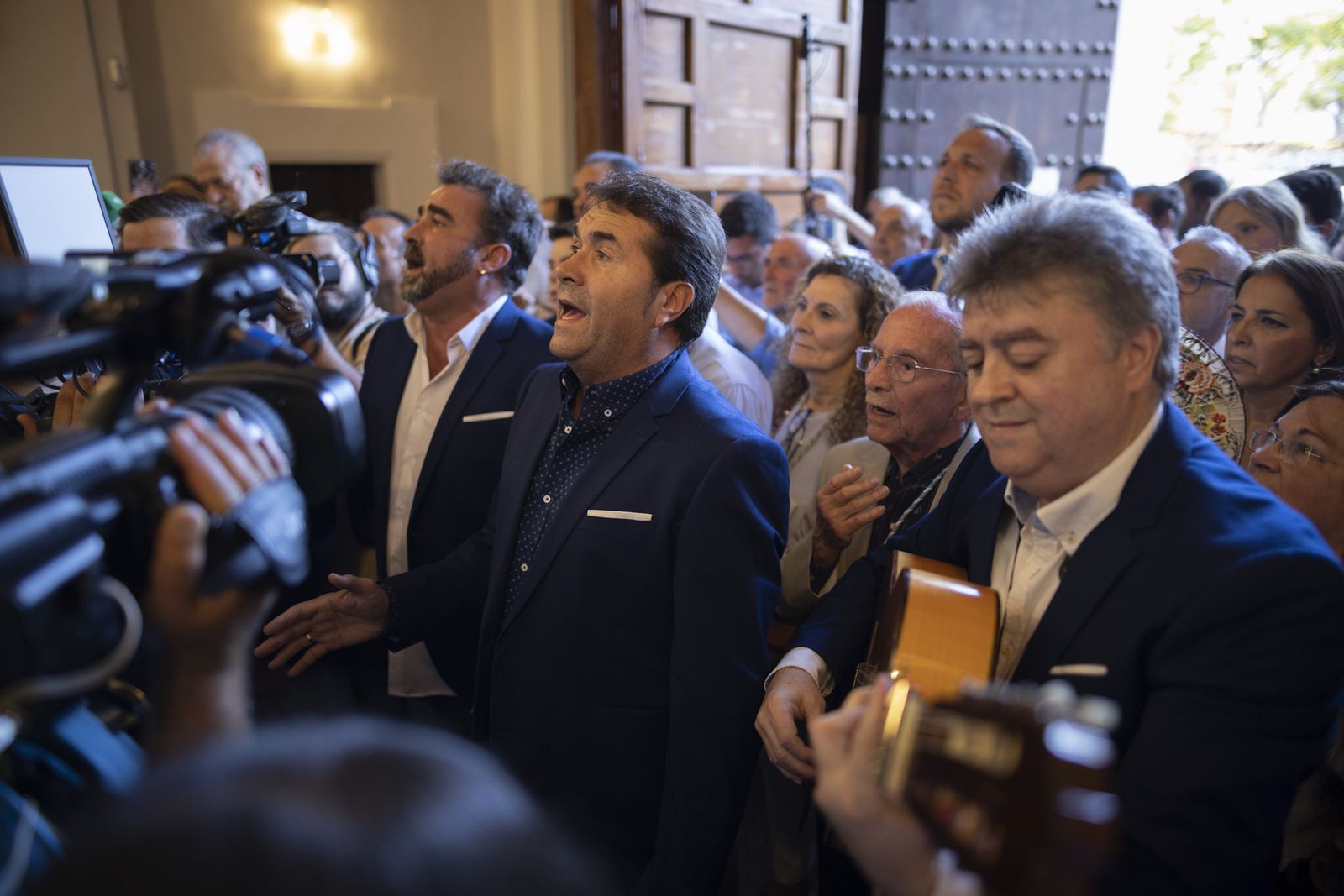 Imágenes de la salida de la Virgen de la Cinta desde la Catedral hacia el Santuario